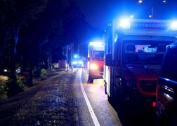 Pizza Auto Ueberschlaegt Sich In Jena 04