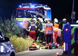Pizza Auto Ueberschlaegt Sich In Jena 06