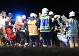 Pizza Auto Ueberschlaegt Sich In Jena 09