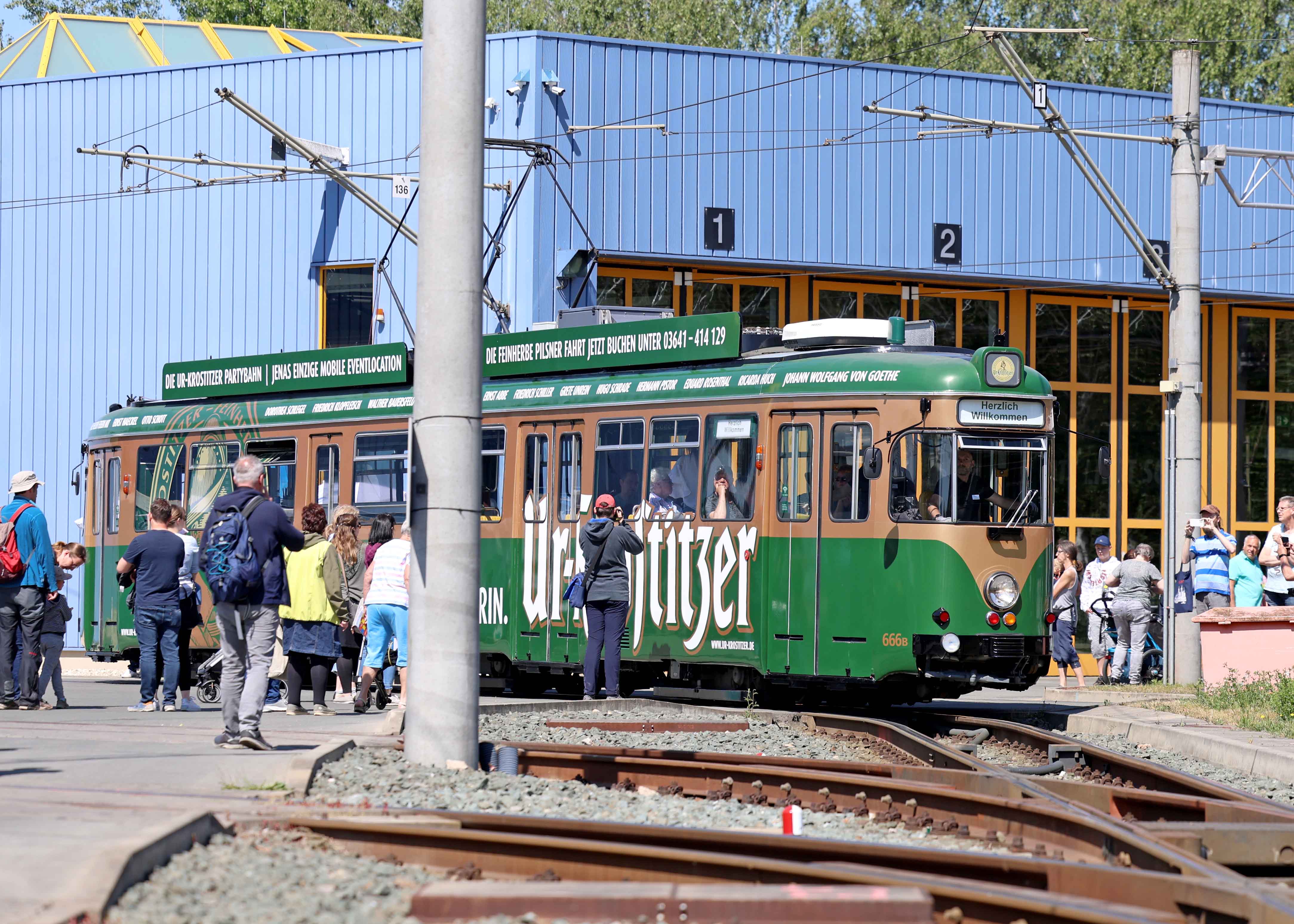 Jenaer Nachrichten VolksfestStimmung beim Jenaer Nahverkehr und JES