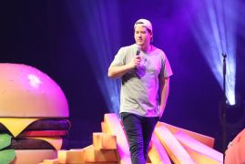 Chris Tall Strapazierte Lachmuskeln In Jena 09
