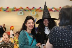 Froehliche Faschingparty In Jenaer Behindertenwerkstatt 07