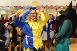 Froehliche Faschingparty In Jenaer Behindertenwerkstatt 12