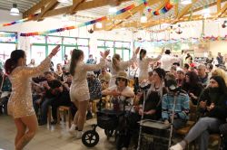 Froehliche Faschingparty In Jenaer Behindertenwerkstatt 18