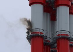 Klima Aktivisten Besetzen Kraftwerk Schornsteine In Jena 08