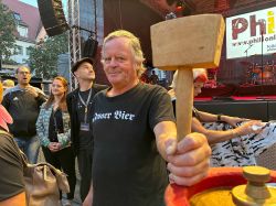 Altstadtfest Mit Freibier In Jena Eroeffnet 02