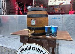 Altstadtfest Mit Freibier In Jena Eroeffnet 03