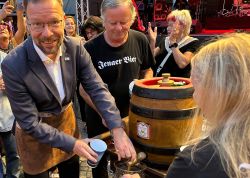 Altstadtfest Mit Freibier In Jena Eroeffnet 06