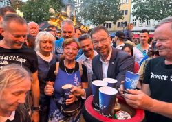 Altstadtfest Mit Freibier In Jena Eroeffnet 08