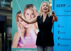 Anna Carina Woitschack Begeisterte In Jena 11