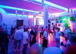 Hunderte Bei Jugendklub Revival Party In Jena 05