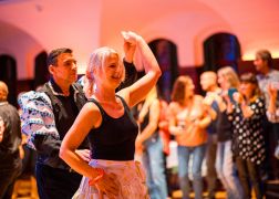 Hunderte Bei Jugendklub Revival Party In Jena 12