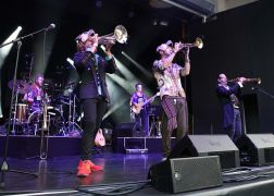 La Caravane Passe In Jena 0016