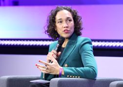 Bundeskanzler Olaf Scholz Bei Digital Gipfel In Jena 56