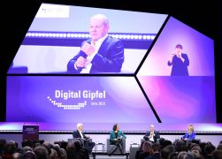 Bundeskanzler Olaf Scholz Bei Digital Gipfel In Jena 64
