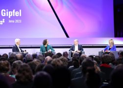 Bundeskanzler Olaf Scholz Bei Digital Gipfel In Jena 66