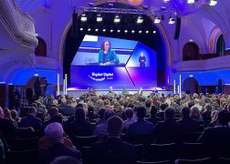 Bundeskanzler Olaf Scholz Bei Digital Gipfel In Jena 74