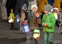 Familien Zogen Mit Laternen Durch Jena 11
