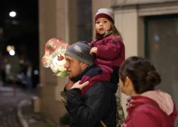 Familien Zogen Mit Laternen Durch Jena 14