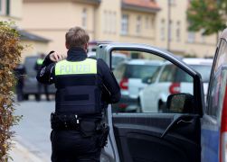 Taeter Mit Waffe 19 Jaehriger In Jena Mit Beinschuss Gestoppt 05