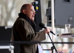 Gregor Gysi Als Linken Wahlhelfer In Jena 04