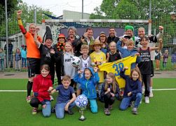 Besondere Freude Heine Schule In Jena Weiht Neuen Bolzplatz Ein 02