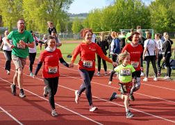 Jenaer Teamlauf 1400 Starter Fuer Den Guten Zweck 75