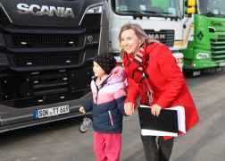 Sternfahrt In Jena Trucker Mit Herz Fuer Schwer Kranke Kinder 08
