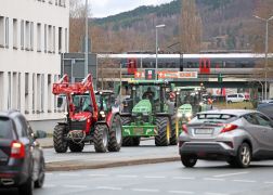 Traktor Korso Veraergerte Bauern Zogen Durch Jena 11