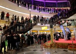 Elsterglanz In Jena Schlange Stehen Fuer Kult Kalender 11