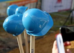 Spatenstich Fuer Neues Saaltor In Jena Gefeiert 10