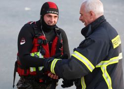 Eisrettung Feuerwehr Jena Trainiert Den Ernstfall 14