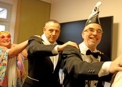 Ploetzliche Attacke Weiber Stuermen OB Buero In Jena 16