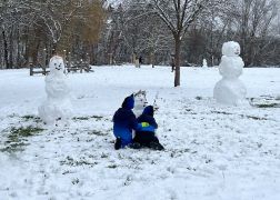 Flockenwirbel In Jena Schneemaenner Erobern Die Stadt 05