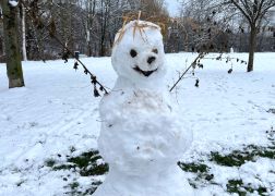 Flockenwirbel In Jena Schneemaenner Erobern Die Stadt 06