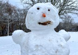 Flockenwirbel In Jena Schneemaenner Erobern Die Stadt 11