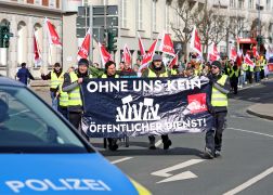 Warnstreik In Jena Beschaeftigte Fordern Hoehere Bezahlung 01