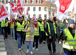 Warnstreik In Jena Beschaeftigte Fordern Hoehere Bezahlung 05