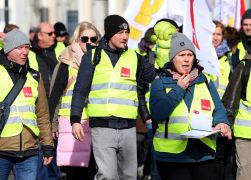 Warnstreik In Jena Beschaeftigte Fordern Hoehere Bezahlung 06