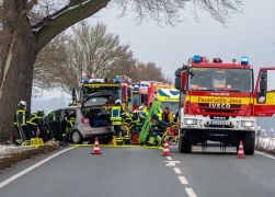 Autofahrer Aus Jena Kracht Gegen Baum 06022026 01