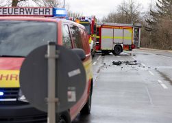 Lkw Kracht In E Smart 88 Jaehrige In Jena Aus Auto Befreit 02