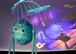 Zurueck Im All Planetarium In Jena Feiert Comeback 01