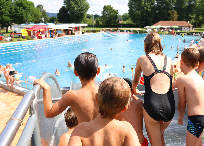 Für Kinder der Eintritt frei: Die Jenaer Bädergesellschaft verlängert die Ferienaktion bis einschließlich Sonntag.