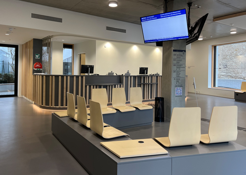 Der Empfang im Bürgerservice der Stadt Jena am Engelplatz.