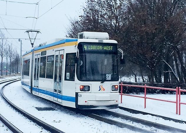 Schienenschäden in der Oberaue: Linien 1, 4, 5 und 35 werden umgeleitet.