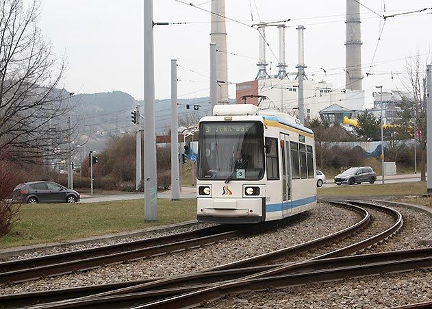 Ab Mittwoch verkehrt die Straßenbahn über das Gleisdreieck Winzerla wieder regulär.