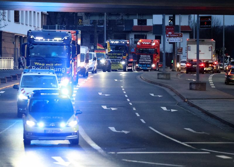 Der Autokorso rollte in den Morgenstunden von Stadtroda über Jena in Richtung Erfurt.