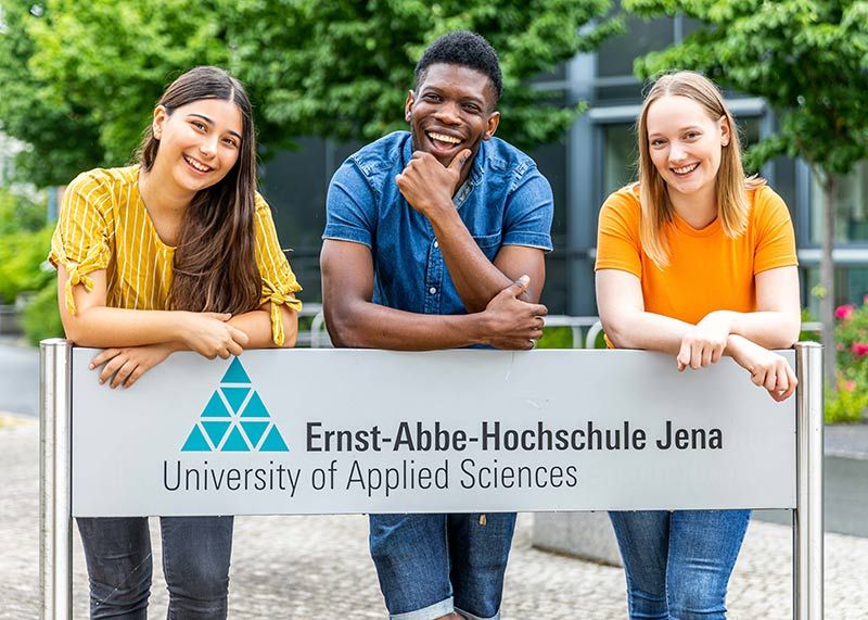Studierende an der Ernst-Abbe-Hochschule Jena.