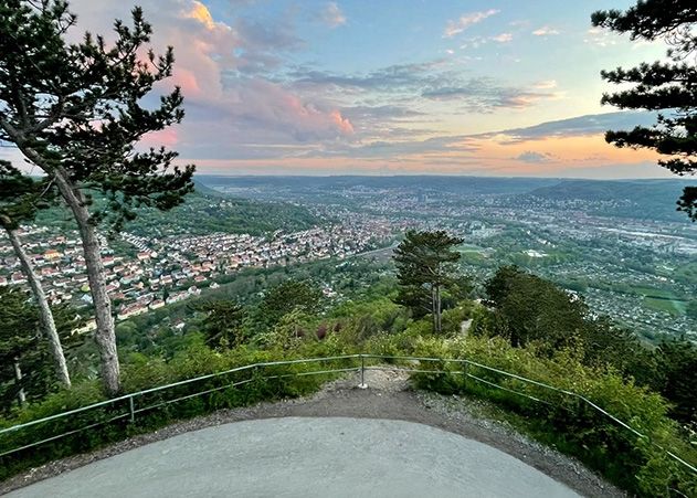 Blick vom Jenzig auf das grüne Jena.