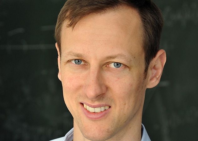 Prof. Dr. Stefan Ankirchner hat die Professur für Stochastische Analysis an der Universität Jena inne – zur Fußball-WM hat er per Computeralgorithmus das optimale Offensivverhalten berechnet.